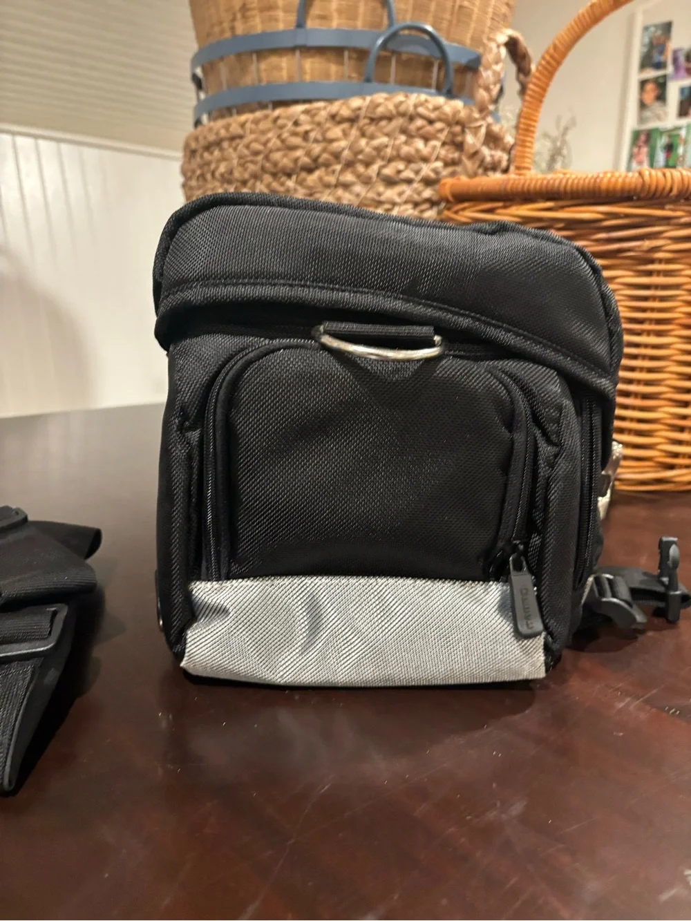 Canon 200DG SLR Camera Bags & Cases Black Digital Camera Gadget Bag
